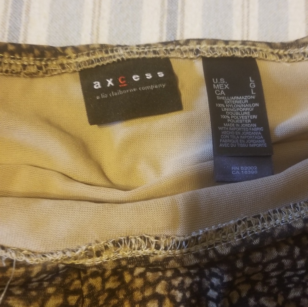 Skirt - Picture 2 of 2